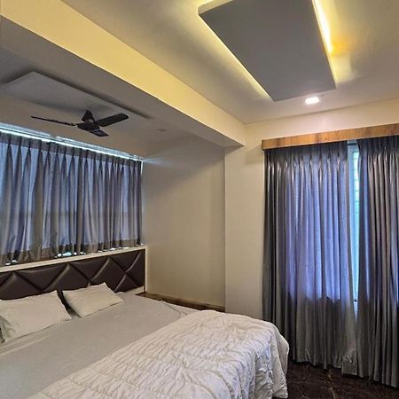Royal Pure Veg Restaurant And Lodging Hotel Ambegaon Exterior foto